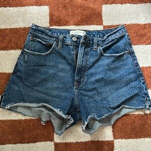 Abercrombie Mom Shorts 4” High Rise Curve Love
